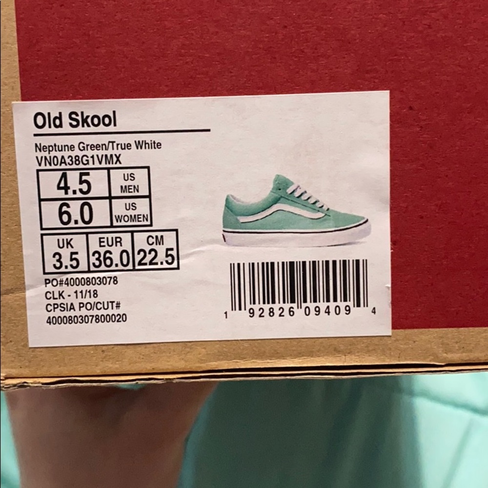 Vans - Picture 6 of 6